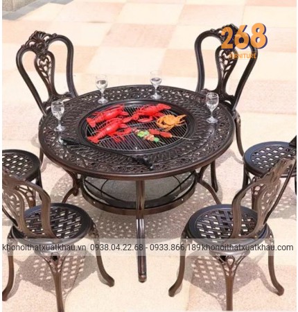 Bàn tròn có bếp nướng ngoài trời