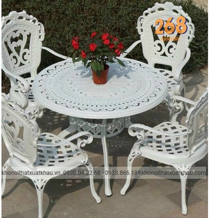 Bàn ghế ngoài trời vương miện 