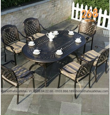 Bàn ngoài trời ovan 